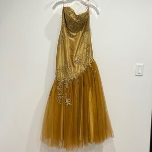 Vintage Paris collection sweetheart gold strapless mermaid tulle gown small